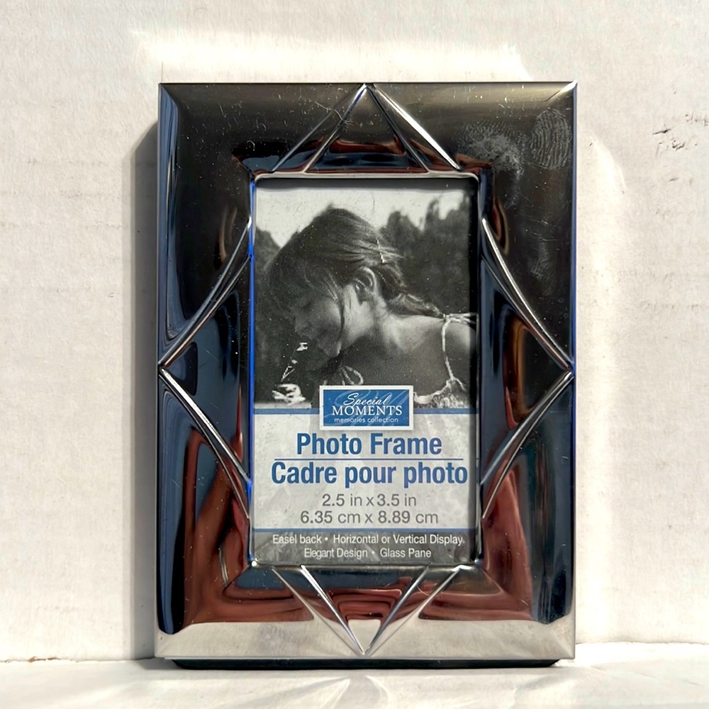 ⭐️ Special Moments new photo frame holds pic 2.5” x 3.5” easel back glass